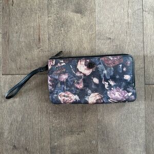Lululemon wallet